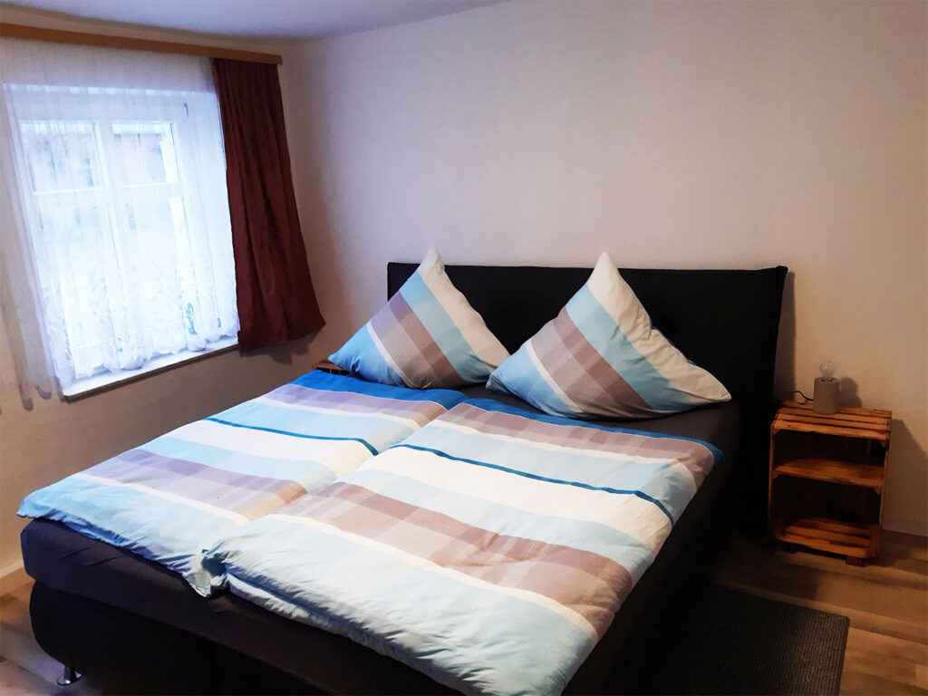 Hauptschlafzimmer mit Doppelbett